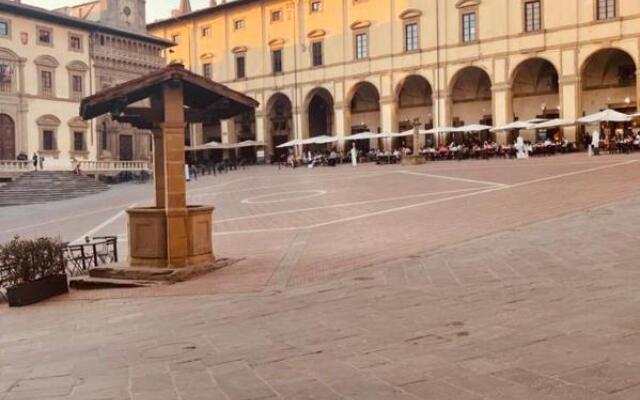 La Torre di Borgunto - Piazza Grande