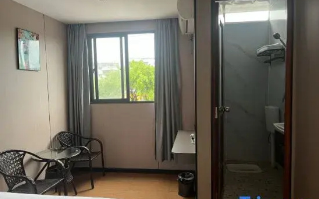 Yishang Jingpin Boutique Stay (Huizhou Railway Station)