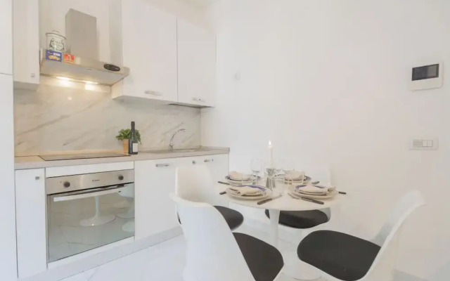 Luce Apartment by Rent all Como