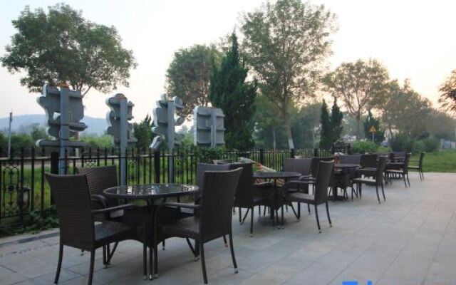 Yujiashu Holiday Hotel