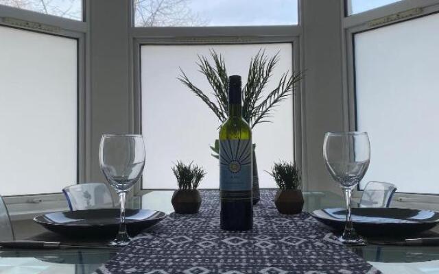 Stunning 1 Bed Spacious Apartment -Central Cardiff