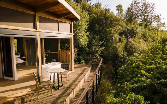 The Outpost & Pel's Post