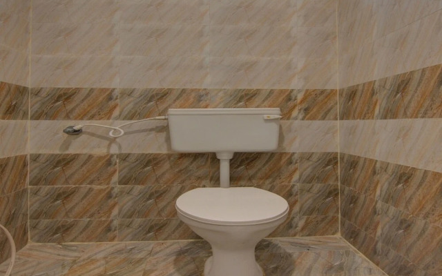 Pramukh Palace by OYO Rooms