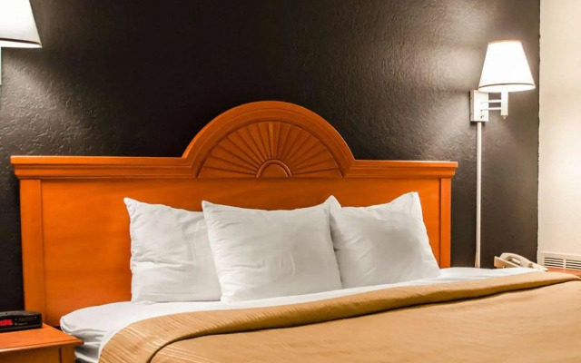 Days Inn by Wyndham Eglin AFB