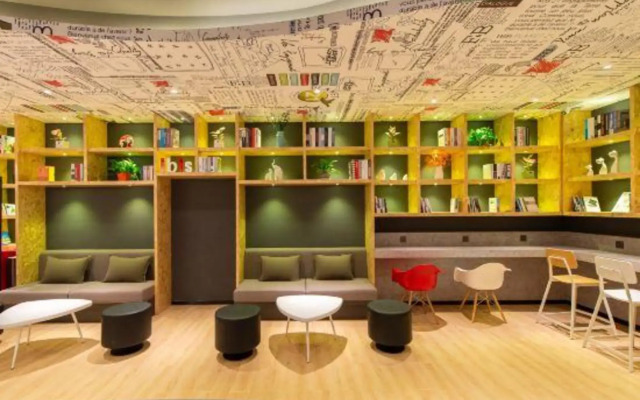 ibis Dalian Airport Huabei Road Hotel