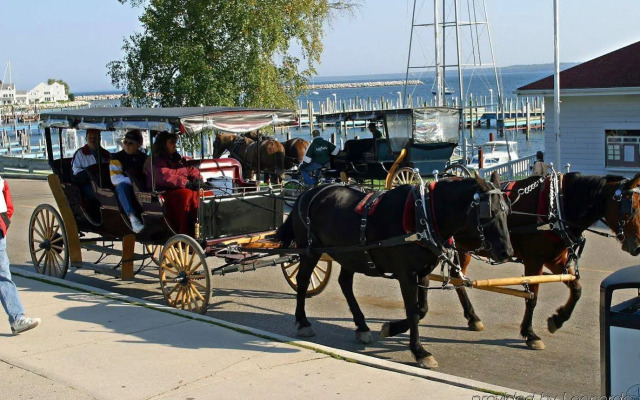 Parkside Inn Bridgeview