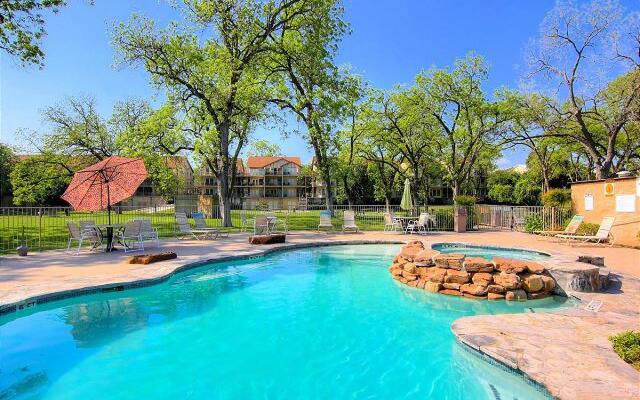 Gracelanda WW C302 in New Braunfels