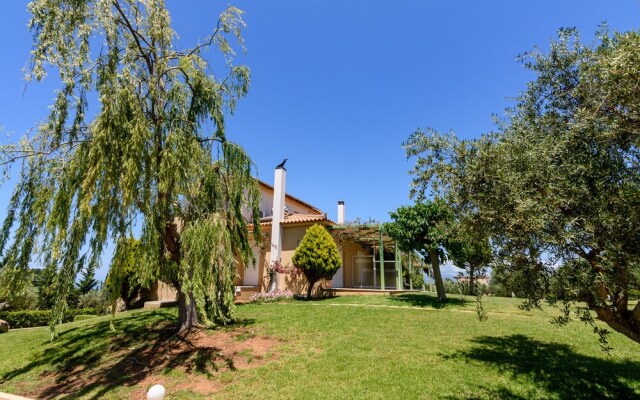 Kyparissia Garden Retreat - Sunny Master Suite
