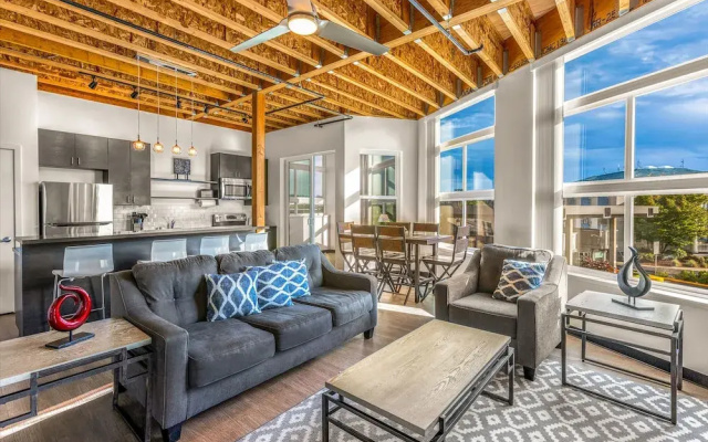 Admiral Condo 201 in Bremerton