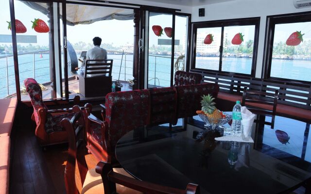 Cosy Houseboats