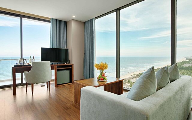 Yarra Ocean Suites Danang