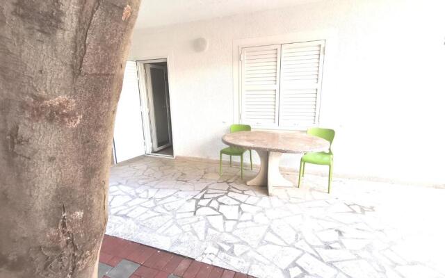 Top 10-1 bedroom apt/terrace