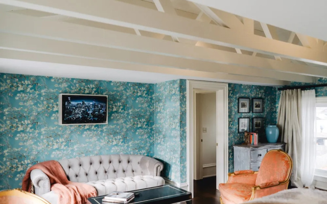 The Lilley Mansion Bed & Breakfast