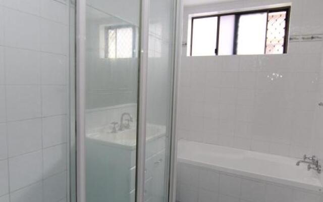 Breakers 8 - Main Beach Location!