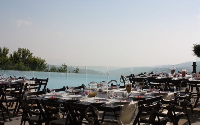 Terrebrune Hotel