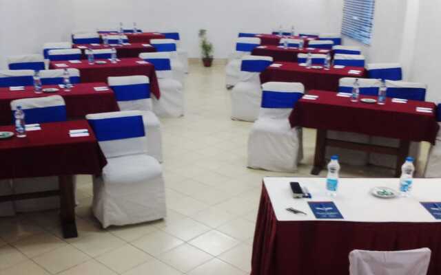 Rajhans Hotel and Resort
