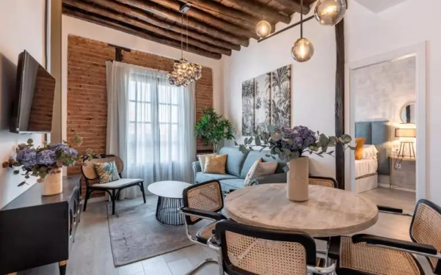 Apartamentos Puerta Elvira Suites 3000