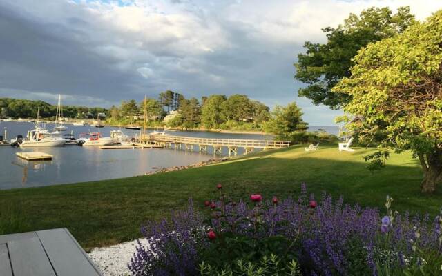 Dockside Guest Quarters & Restaurant