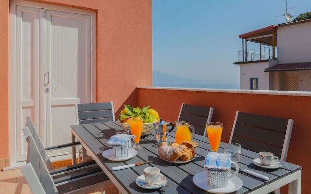 SeaView Sorrento Apartment by the sea with terrace