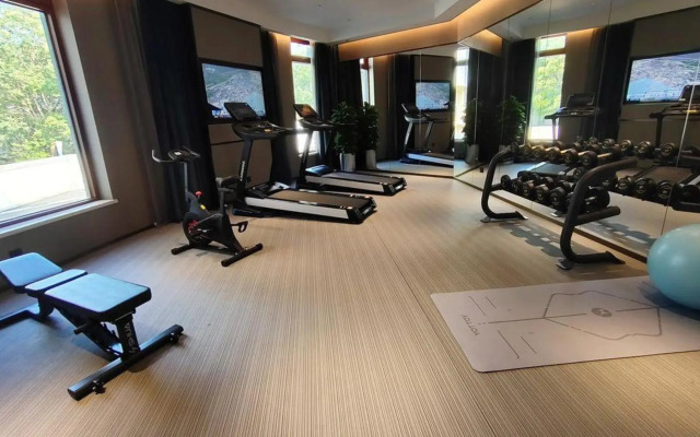 Crystal Orange Shanghai Safari Park