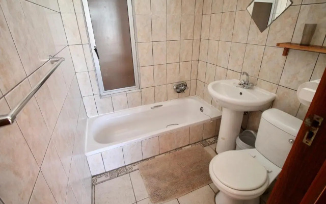 Uvongo Cabanas 14B