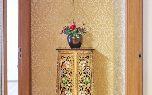 Gangnam Metro Platinum