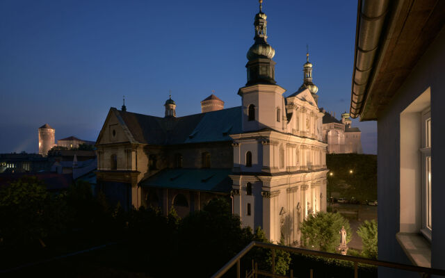 Stradonia Serviced Apartments