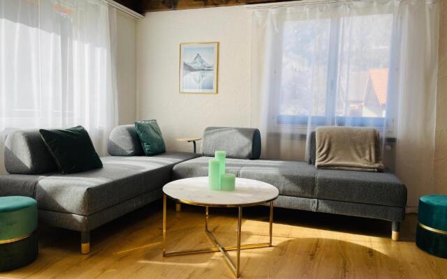 S&P Mountain View Apartment 1