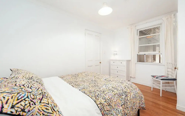 Charming Centrally Located 2 Bedroom Accommodation