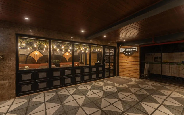 OYO Premium Light House Hill