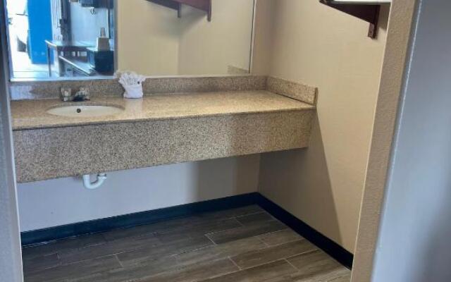 Airport inn & suites