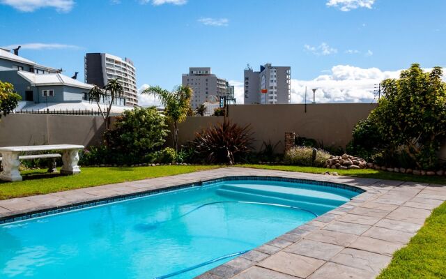 Estoril Beachfront Condo