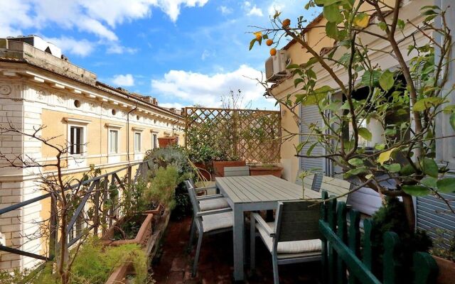 Campo de Fiori Large Penthouse