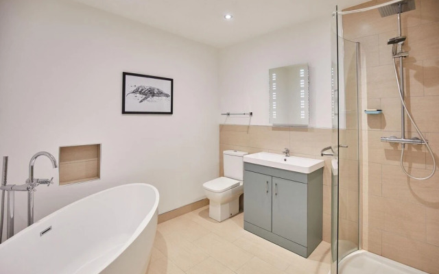 Host Stay 4 Metropole Towers