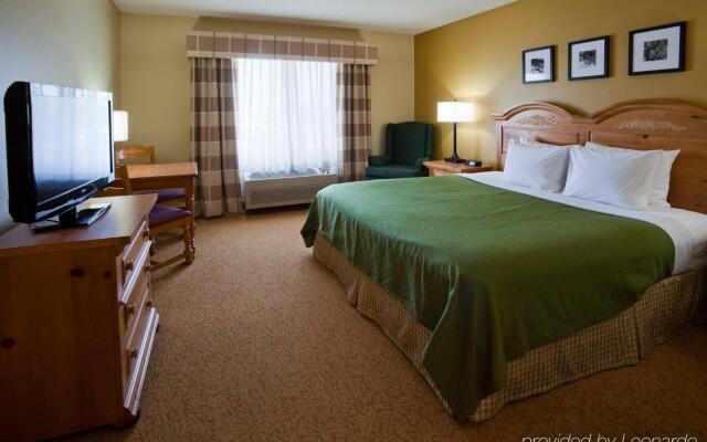 Country Inn & Suites by Radisson, St. Cloud West, MN