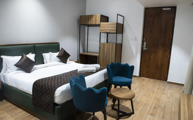 Pondy Heights - Suites and Studios