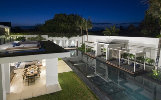Villa Aqua