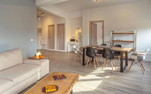 THE apartment 2 BDRS/2 BATHS luxury residence