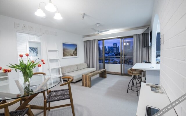 1 BR Park Breathtaking Sydney Skyline