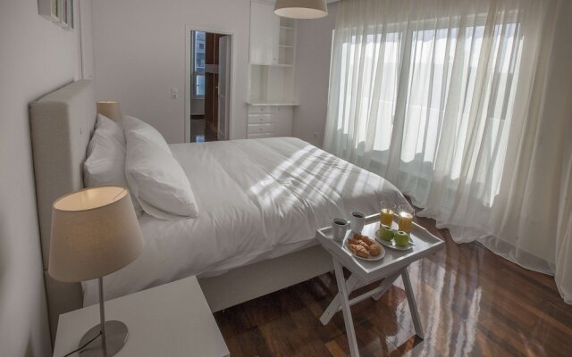 Elegant residence with Panoramic view to Acropolis by GHH