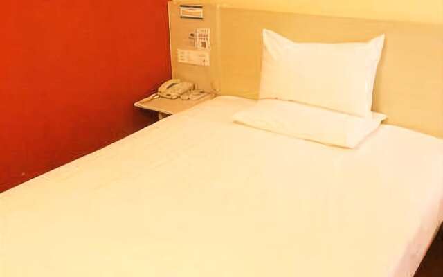 Hanting Hotel Urumqi Zhongyinggongdi Metro Station
