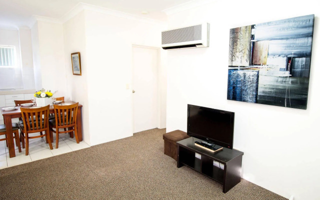 Aabon Apartments & Motel