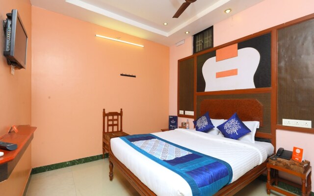 OYO 10459 Gnana Srm Residency