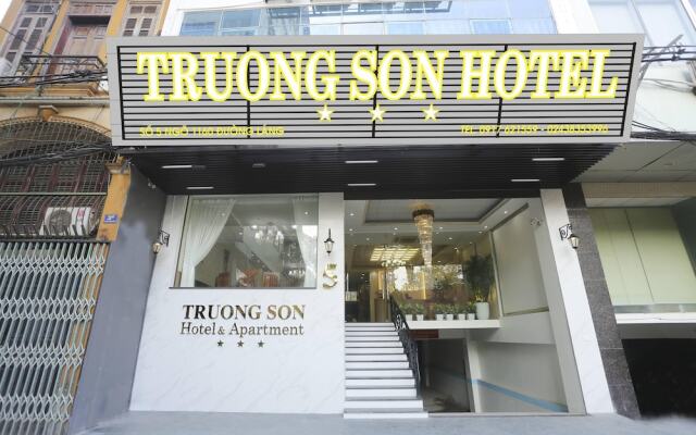 OYO 417 Truong Son Hotel