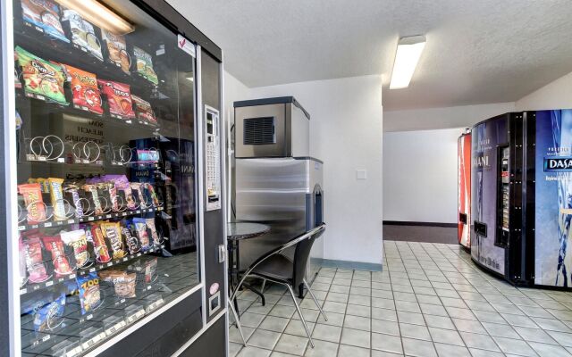 Motel 6 Ogden, UT- Downtown