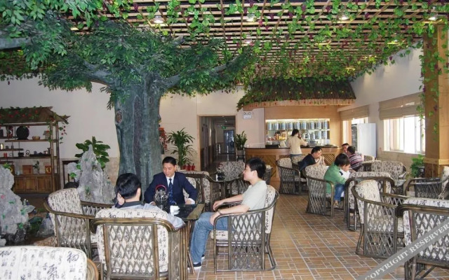 Guo Feng Hotel (Sanyuanli)