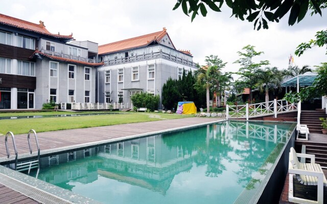 Young Lake Resort