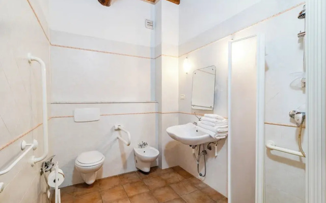 Noce Family Apt Shared Pool,volterra