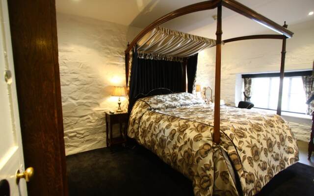 The Oxenham Arms