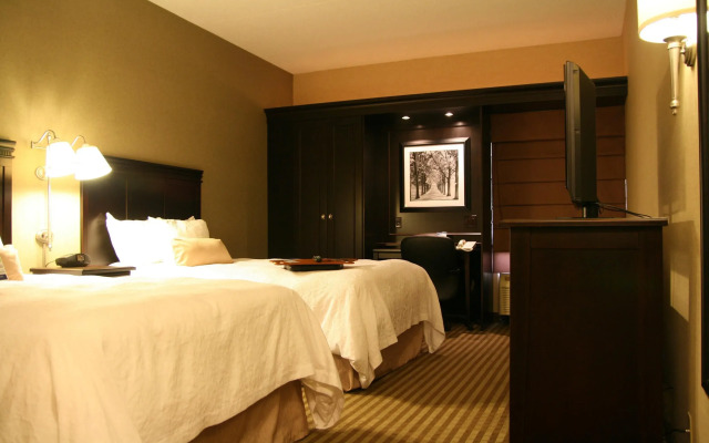 Hampton Inn Long Island / Commack